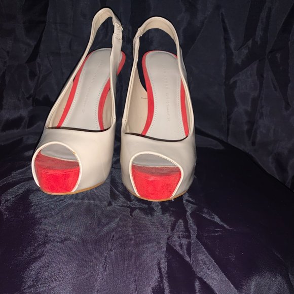 Zara, Neutral patent leather sling metal healed peep-toe platform shoe, size 6.5 - Picture 5 of 6